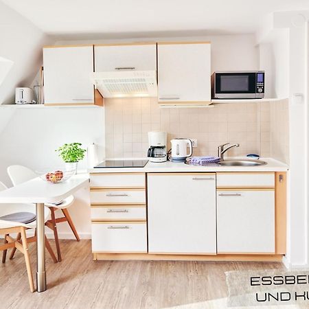 Ferienwohnung Mit Balkon In Zentraler Und Ruhiger Lage Busum Bagian luar foto